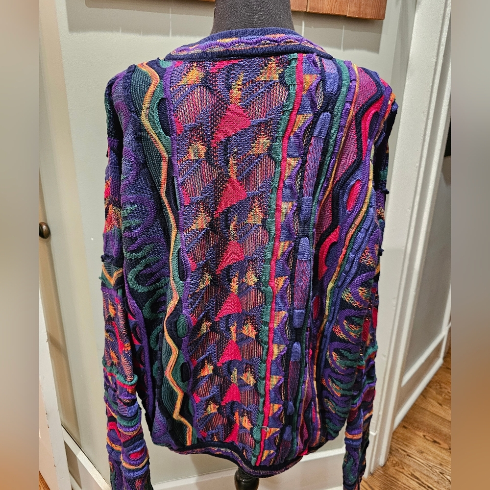 Tundra Canada Multicolor Geometric Crew Neck Sweater - Picture 6 of 8
